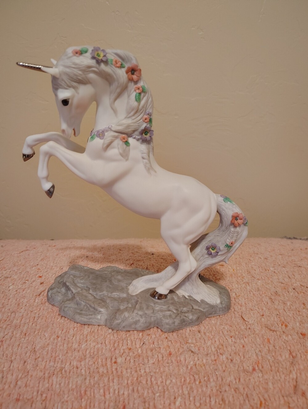 Princeton Gallery Love’s Majesty W/COA Fine Porcelain White Unicorn Floral Mane